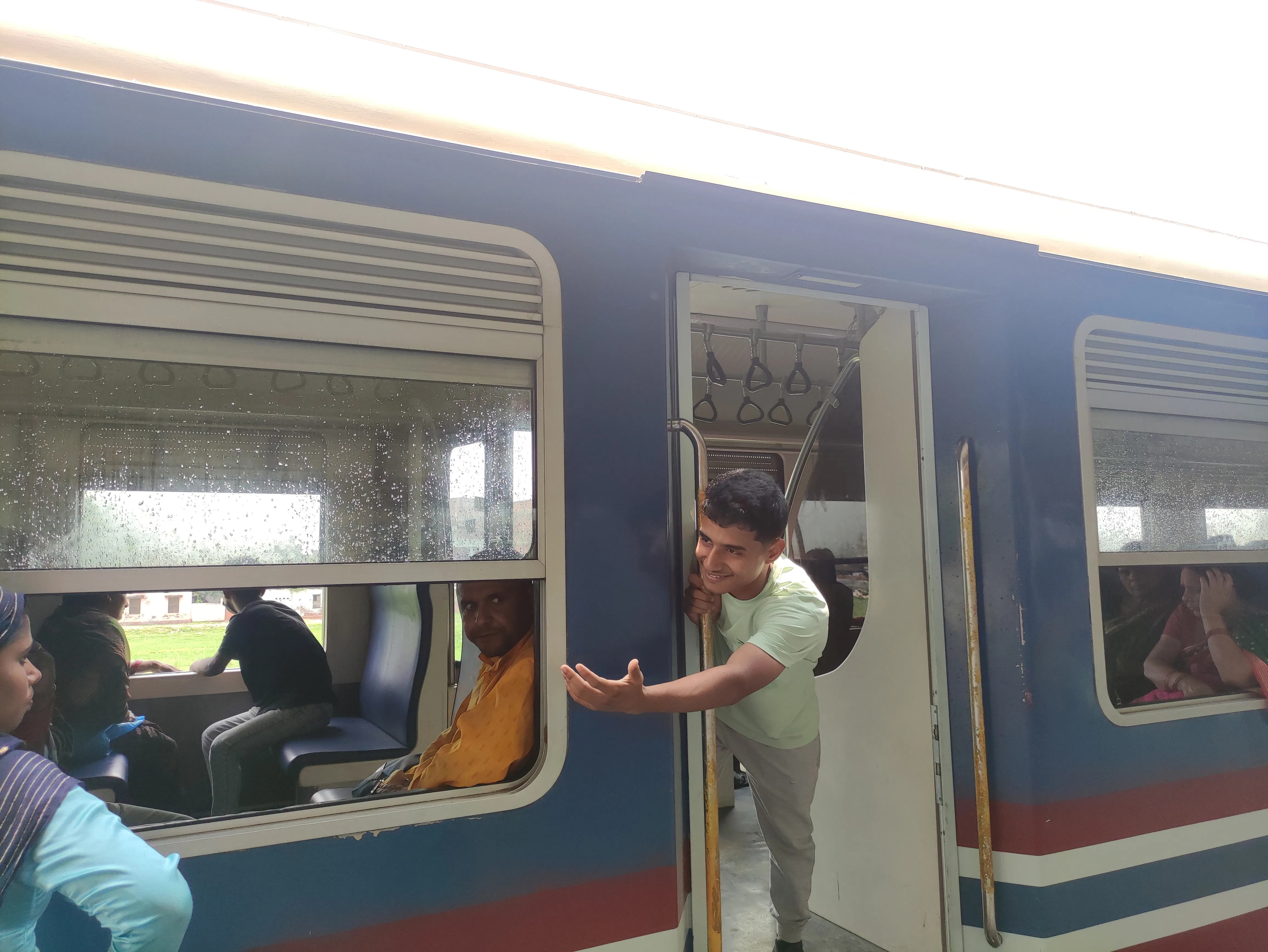 picture of shrawan in train station
